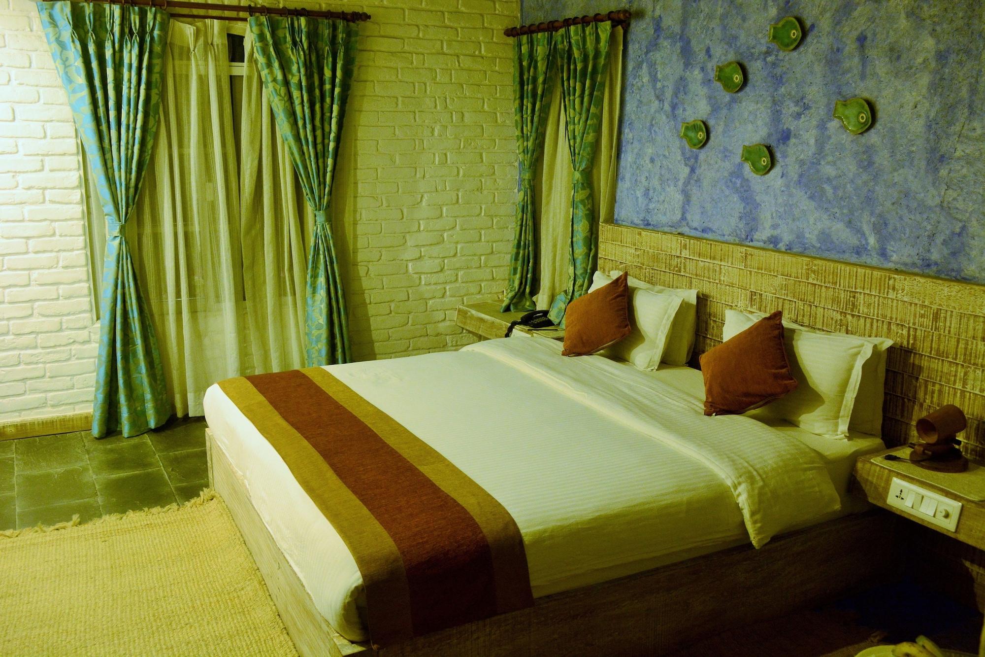 Glacier Hotel & Spa Покхара Екстер'єр фото